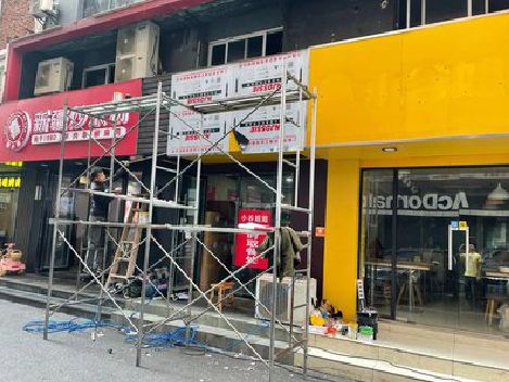 汉源制作广告招牌如何避免它发黄？